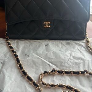 CHANEL Black Quilted Crossbody Bag with Gold Chain